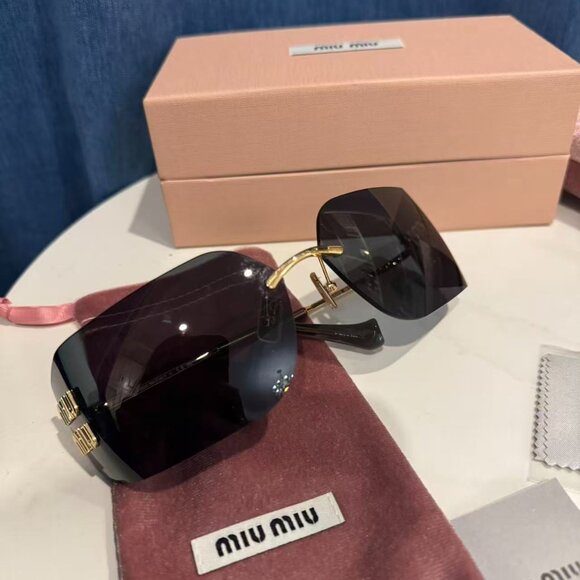 Miu Miu Oversized Shield Sunglasses Black Gold Chic main image 12
